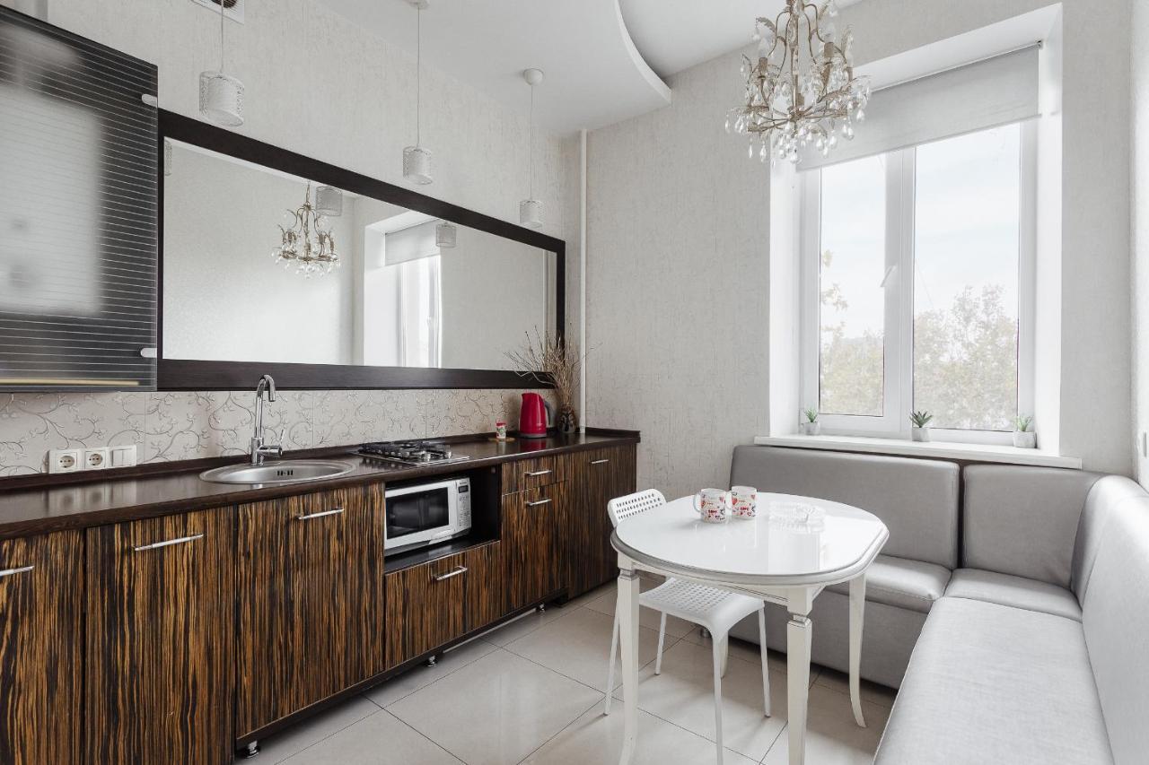 2 Bedroom On Deribasovskaya Str. Odesa Exterior photo