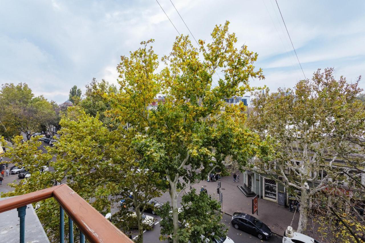 2 Bedroom On Deribasovskaya Str. Odesa Exterior photo
