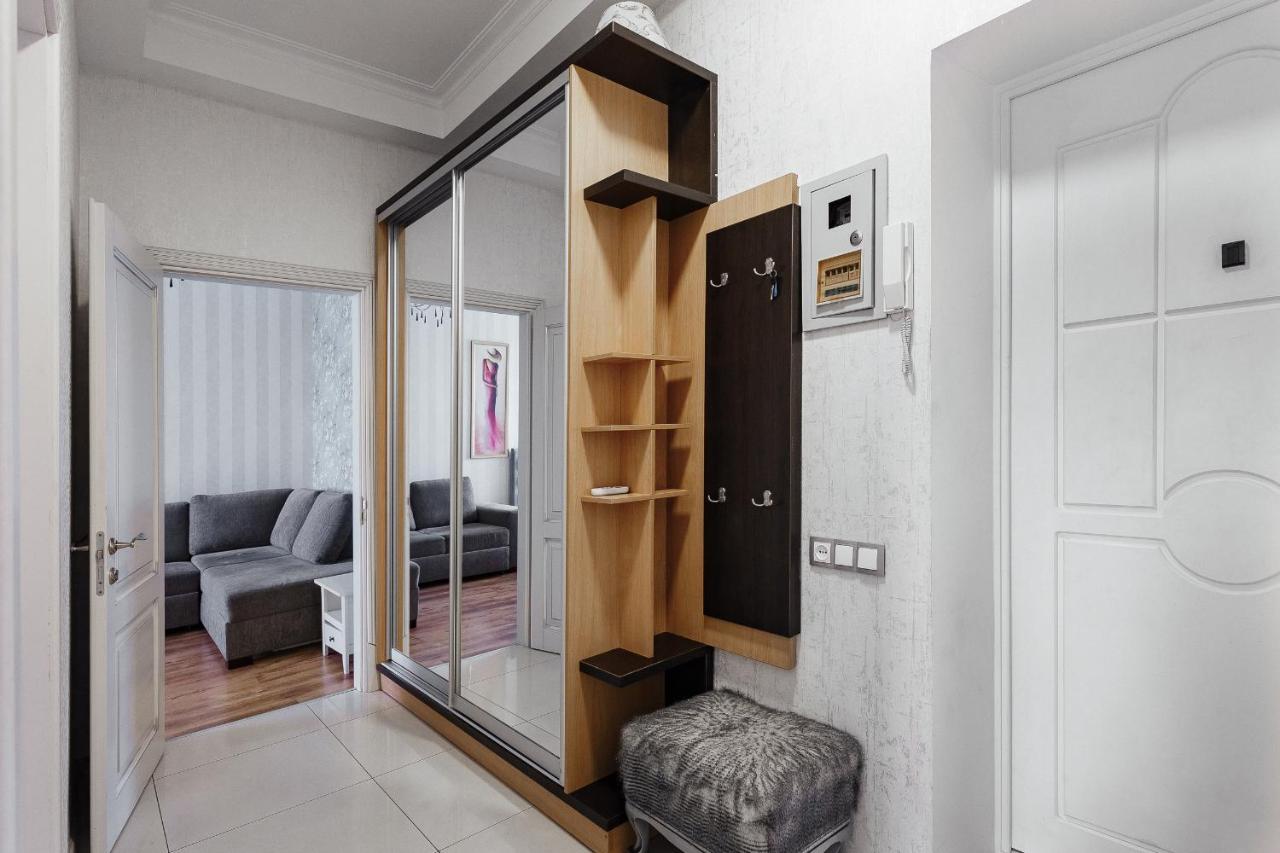 2 Bedroom On Deribasovskaya Str. Odesa Exterior photo